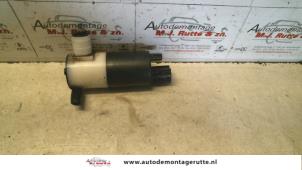 Used Windscreen washer pump Chrysler Neon II 2.0 16V LE,SE,CS,Sport Price on request offered by Autodemontage M.J. Rutte B.V.