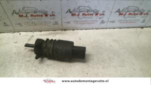 Used Windscreen washer pump Smart City-Coupé 0.6 Turbo i.c. Smart&Pulse Price on request offered by Autodemontage M.J. Rutte B.V.