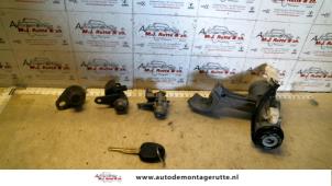 Used Set of cylinder locks (complete) Hyundai Matrix 1.6 16V Price on request offered by Autodemontage M.J. Rutte B.V.