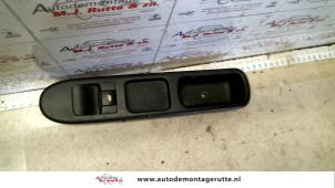 Used Electric window switch Peugeot 307 SW (3H) 2.0 16V Price on request offered by Autodemontage M.J. Rutte B.V.