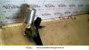 Used Rear wiper motor Renault Scénic II (JM) 1.6 16V Price on request offered by Autodemontage M.J. Rutte B.V.