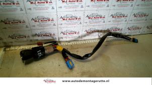 Used Ignition lock + key Peugeot 206 (2A/C/H/J/S) 1.6 16V Price on request offered by Autodemontage M.J. Rutte B.V.