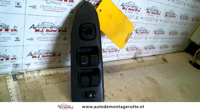 Używane Przelacznik combi okienny Mazda 626 (GF12) 1.8i 16V Cena na żądanie oferowane przez Autodemontage M.J. Rutte B.V.