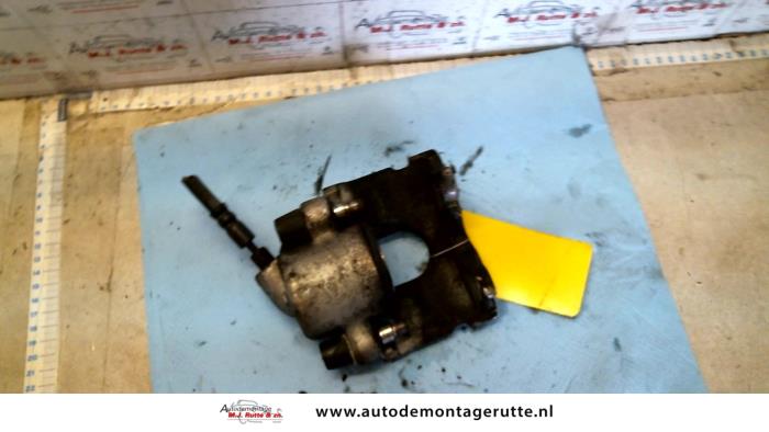 Gebrauchte Bremszange rechts vorne Ford Ka I 1.3i Preis auf Anfrage angeboten von Autodemontage M.J. Rutte B.V.