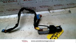 Used Ignition lock + key Peugeot 206 SW (2E/K) 1.4 HDi Price on request offered by Autodemontage M.J. Rutte B.V.
