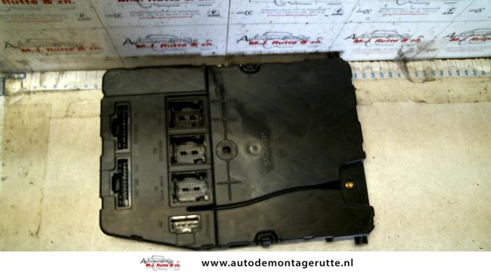 Używane Modul (rózne) Renault Scénic II (JM) 1.6 16V Cena na żądanie oferowane przez Autodemontage M.J. Rutte B.V.