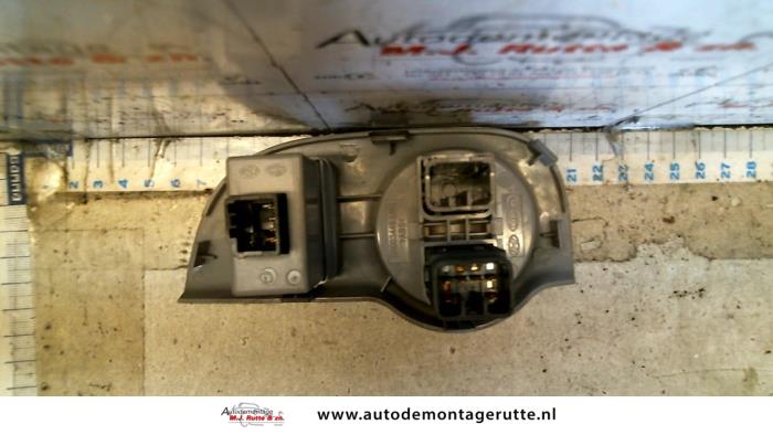 Fog light switch from a Hyundai Accent 1.4i 16V 2010