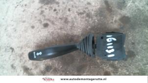 Usados Interruptor de indicador de dirección Opel Astra G (F08/48) 1.6 16V Precio de solicitud ofrecido por Autodemontage M.J. Rutte B.V.