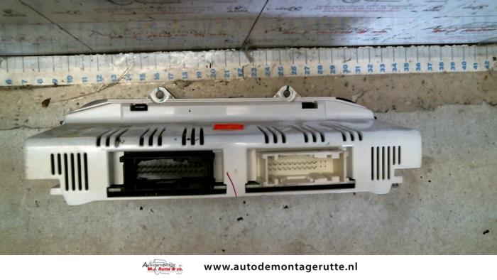 Panel de control de calefacción de un Ford Mondeo III Wagon 2.0 16V 2003