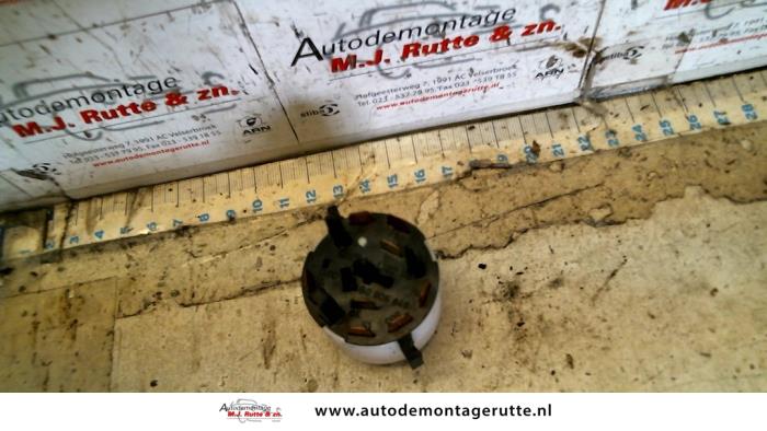 Ignition switch from a Volkswagen Golf IV (1J1) 1.8 20V 1998