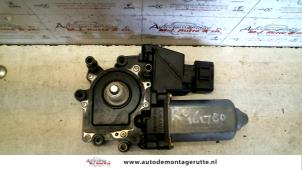 Gebrauchte Fenstermotor Tür Audi A4 (B5) 1.6 Preis auf Anfrage angeboten von Autodemontage M.J. Rutte B.V.