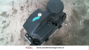Used Central locking motor Mercedes 190 (W201) 2.0 E Price on request offered by Autodemontage M.J. Rutte B.V.