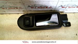 Used Front door handle 4-door, right Volkswagen Golf IV (1J1) 1.6 Price on request offered by Autodemontage M.J. Rutte B.V.