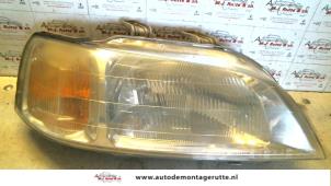 Used Headlight, right Honda Civic Aerodeck (MB/MC) 1.4i S 16V Price on request offered by Autodemontage M.J. Rutte B.V.