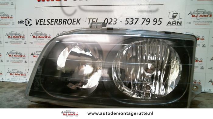 Używane Reflektor lewy Kia Joice 2.0 16V Cena na żądanie oferowane przez Autodemontage M.J. Rutte B.V.
