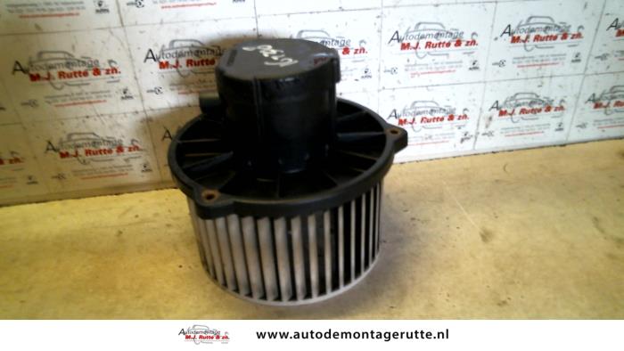 Motor de ventilador de calefactor de un Hyundai Accent 1.3i 12V 2002