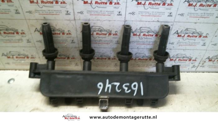 Ignition coil from a Citroën Xsara Picasso (CH) 1.6 2001