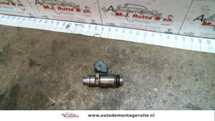 Used Injector (petrol injection) Renault Scénic I (JA) 1.6 16V Price on request offered by Autodemontage M.J. Rutte B.V.