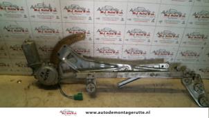 Used Window mechanism 4-door, front right Subaru Impreza I Plus (GF) 2.0i 16V 4x4 Price on request offered by Autodemontage M.J. Rutte B.V.