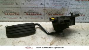 Used Accelerator pedal Renault Kangoo Express (FW) 1.5 dCi 85 Price on request offered by Autodemontage M.J. Rutte B.V.