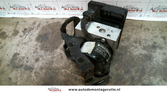 Begagnade ABS-pump Ford Galaxy (WGR) 2.0 Pris på förfrågan erbjuds av Autodemontage M.J. Rutte B.V.