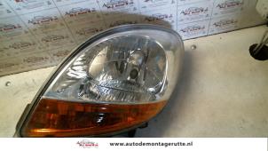 Used Headlight, left Renault Kangoo Express (FC) 1.5 dCi 65 Price on request offered by Autodemontage M.J. Rutte B.V.