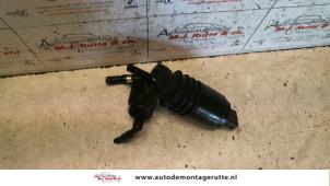 Used Windscreen washer pump BMW 3 serie Touring (E36/3) 316i Price on request offered by Autodemontage M.J. Rutte B.V.