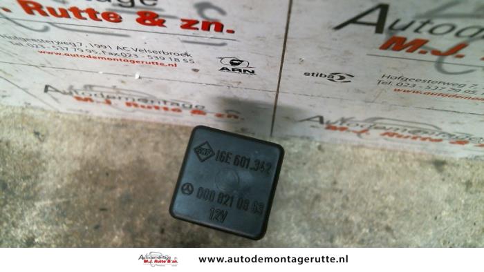 Używane Przekaznik Mercedes SEC (C126) 500 SEC Cena na żądanie oferowane przez Autodemontage M.J. Rutte B.V.