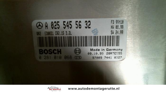 Cerradura de contacto y llave de un Mercedes-Benz E Combi (S210) 3.2 E-320 CDI 24V 1999