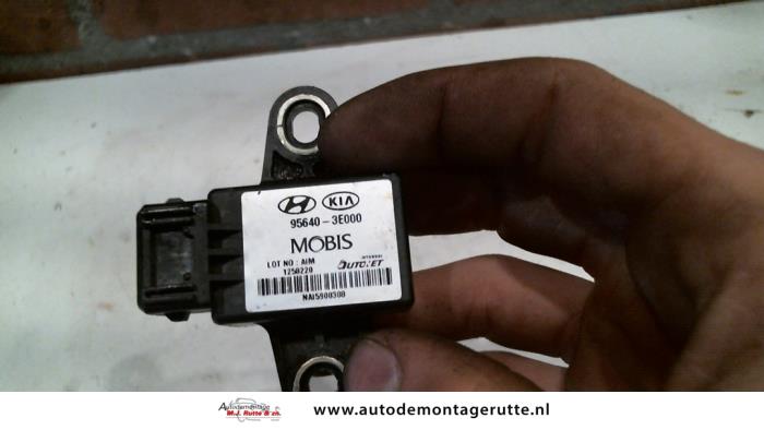 Begagnade Sensor (övriga) Kia Sorento I (JC) 2.5 CRDi 16V Pris på förfrågan erbjuds av Autodemontage M.J. Rutte B.V.