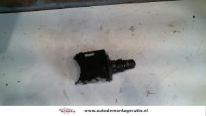 Used Indicator switch Renault Scénic II (JM) 1.5 dCi 80 Price on request offered by Autodemontage M.J. Rutte B.V.