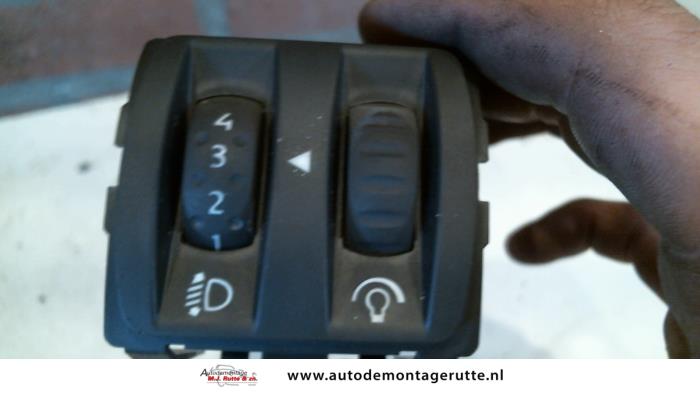 AIH headlight switch from a Renault Scénic II (JM) 1.5 dCi 80 2005