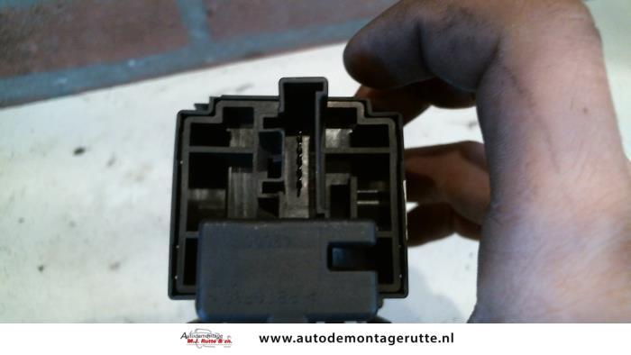 AIH headlight switch from a Renault Scénic II (JM) 1.5 dCi 80 2005