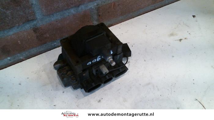 Gebrauchte Zündspule Volvo 440 1.6 i DL,GL,GLE Preis auf Anfrage angeboten von Autodemontage M.J. Rutte B.V.
