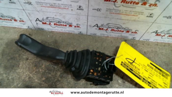 Indicator switch from a Opel Combo (Corsa C) 1.7 DI 16V 2002