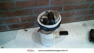 Używane Elektryczna pompa paliwa Volkswagen New Beetle (9C1/9G1) 2.0 Cena na żądanie oferowane przez Autodemontage M.J. Rutte B.V.