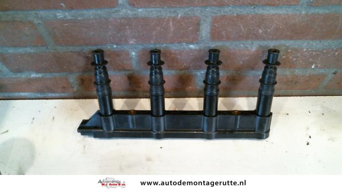 Ignition coil from a Peugeot 307 (3A/C/D) 1.4 16V 2004