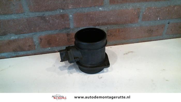 Begagnade Luftflödesmätare Volvo V70 (SW) 2.5 D Pris på förfrågan erbjuds av Autodemontage M.J. Rutte B.V.