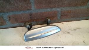 Used Rear door handle 4-door, right Kia Rio (DC12) 1.5 16V Price on request offered by Autodemontage M.J. Rutte B.V.