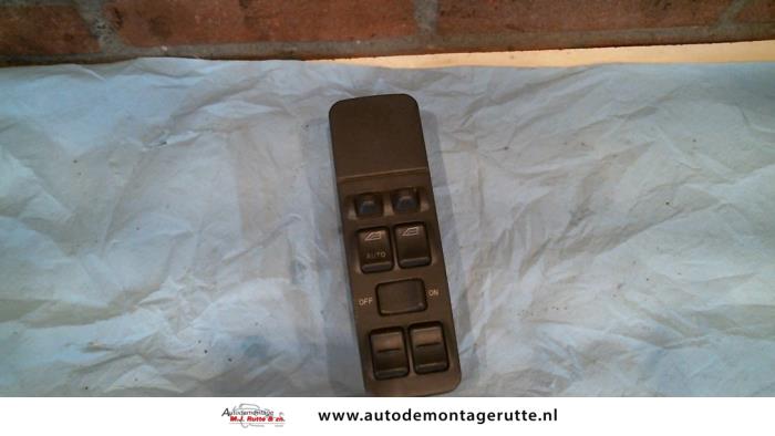 Używane Przelacznik combi okienny Volvo V40 (VW) 1.9 D di Cena na żądanie oferowane przez Autodemontage M.J. Rutte B.V.