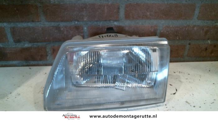 Używane Reflektor lewy Fiat Cinquecento 0.9 i.e. S Cena na żądanie oferowane przez Autodemontage M.J. Rutte B.V.