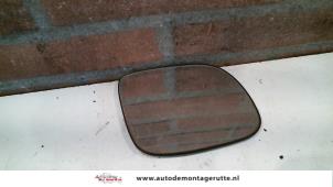 Used Mirror glass, right Skoda Fabia (6Y5) 1.4i 16V Price on request offered by Autodemontage M.J. Rutte B.V.