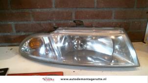 Used Headlight, right Mitsubishi Carisma 1.8 GDI 16V Price on request offered by Autodemontage M.J. Rutte B.V.