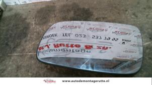 Used Mirror glass, left Skoda Octavia Price on request offered by Autodemontage M.J. Rutte B.V.
