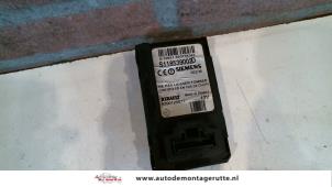 Used Card reader (lock) Renault Grand Scénic II (JM) 1.9 dCi 120 Price on request offered by Autodemontage M.J. Rutte B.V.