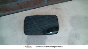 Used Mirror glass, left BMW 3 serie (E36/4) 320i 24V Price on request offered by Autodemontage M.J. Rutte B.V.
