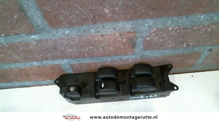 Usados Interruptor combinado de ventanillas Mitsubishi Galant (EA/EC) 2.0 16V Precio de solicitud ofrecido por Autodemontage M.J. Rutte B.V.
