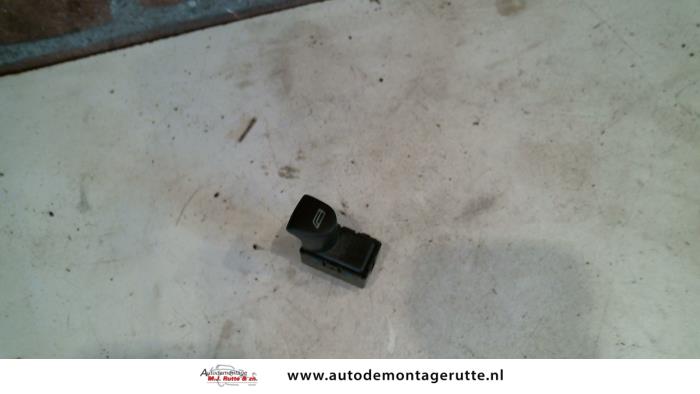 Electric window switch from a Alfa Romeo 156 (932) 1.6 Twin Spark 16V 2000