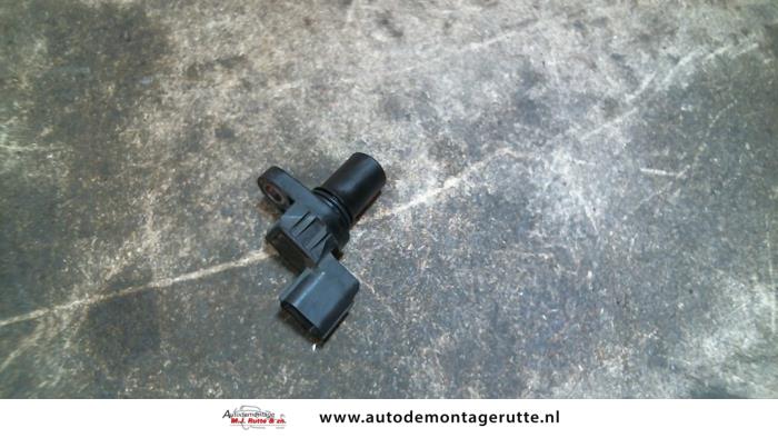Begagnade Kamaxelsensor Mitsubishi Colt (CA/CC) 1.3 i GL,EL 12V Pris på förfrågan erbjuds av Autodemontage M.J. Rutte B.V.