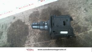 Used Indicator switch Renault Grand Scénic II (JM) 1.9 dCi 120 Price on request offered by Autodemontage M.J. Rutte B.V.